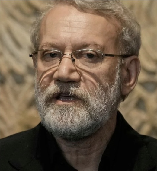 لماذا يراهن ترامب  على علي لاريجاني؟